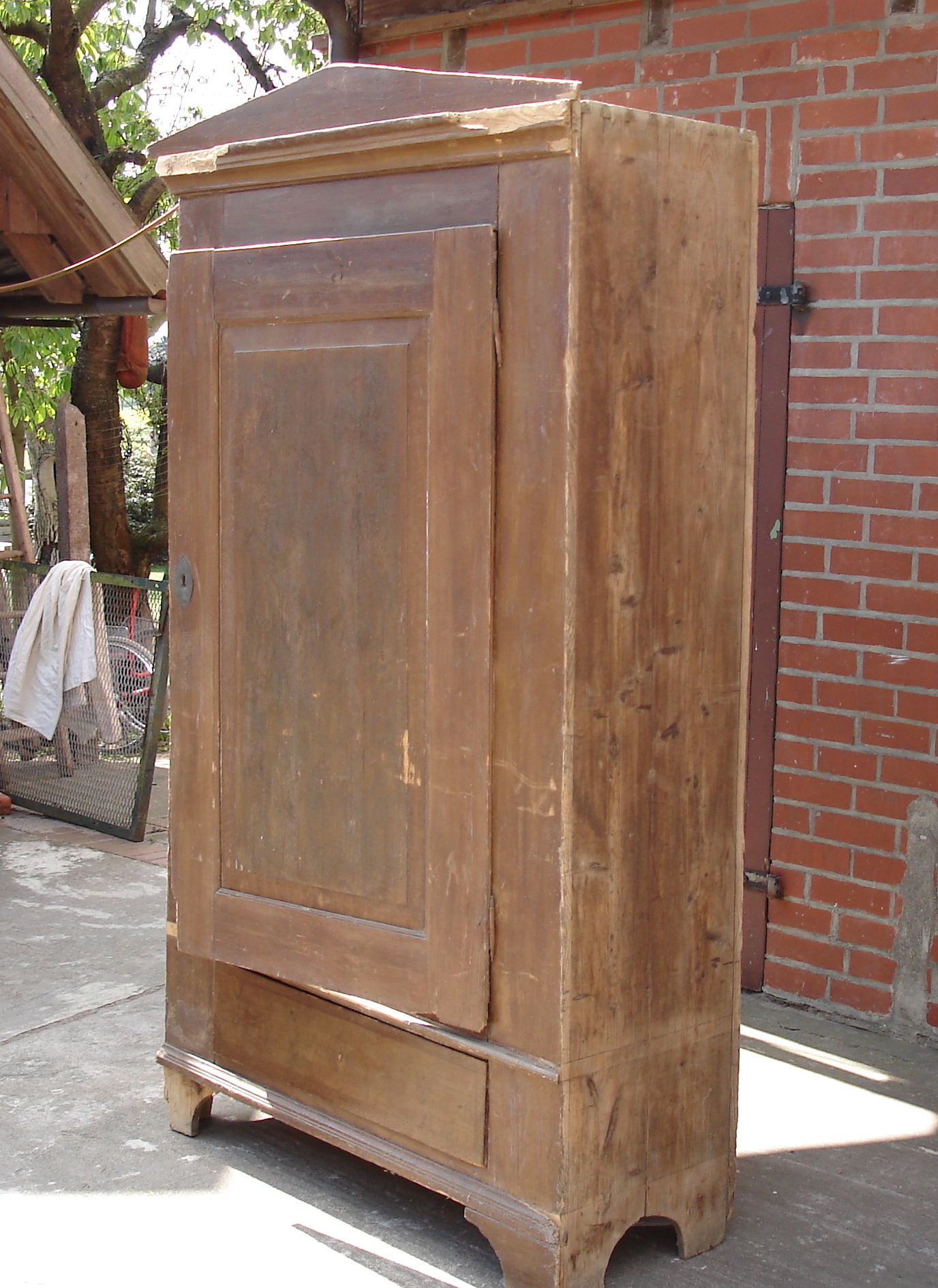 Restaurierung Dielenschrank